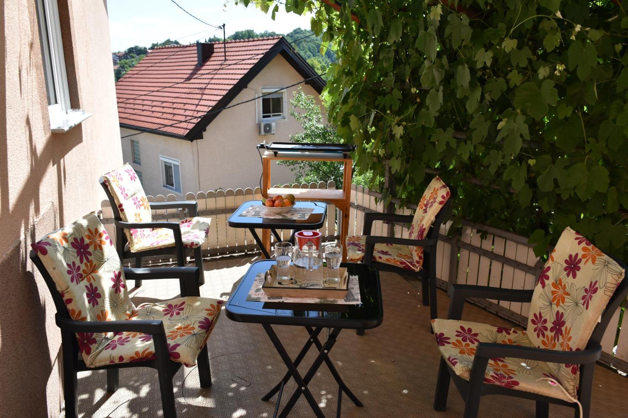 Apartments Mensa Tuzla Eksteriør bilde